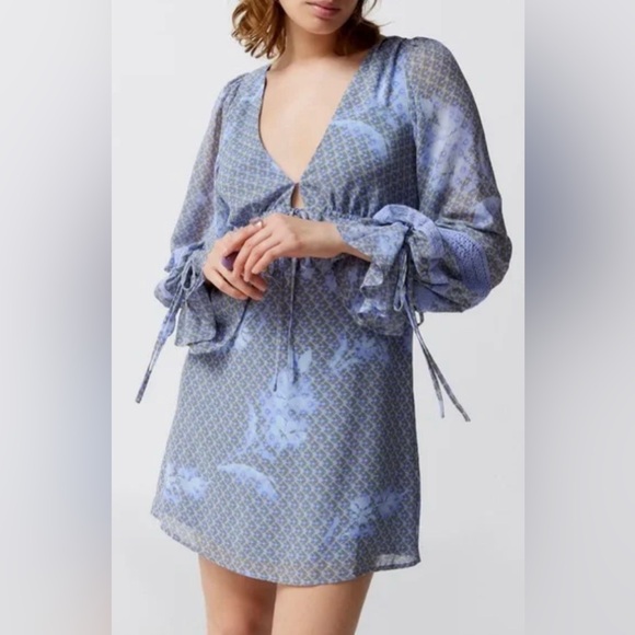 Urban Outfitters Dresses & Skirts - Urban Outfitters Blue Plunge Bishop Sleeve Sundress